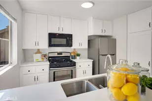 13 Hollowglen, Irvine, CA 92604 - Photo 19