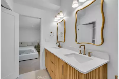 268 E Bay, Costa Mesa, CA 92627 - Photo 15