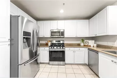 2105 Watermarke, Irvine, CA 92612 - Photo 5