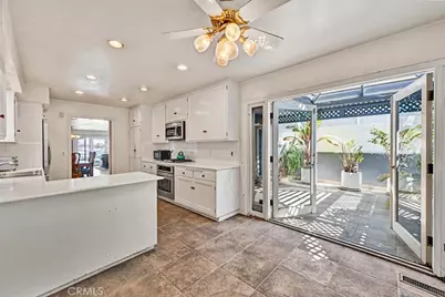 915 W Bay Avenue, Newport Beach, CA 92661 - Photo 21