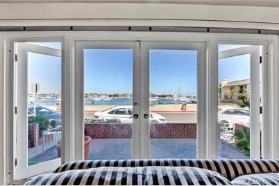 915 W Bay Avenue, Newport Beach, CA 92661 - Photo 13
