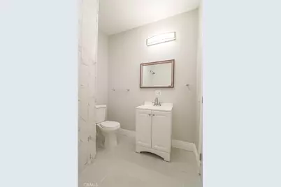 328 W 8th Street, Long Beach, CA 90813 - Photo 15