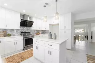 21072 Poolside, Huntington Beach, CA 92648 - Photo 9
