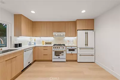 94 Sequoia Tree Lane, Irvine, CA 92612 - Photo 5