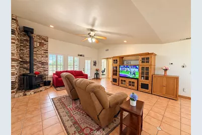 18220 Bowie, Tehachapi, CA 93561 - Photo 3