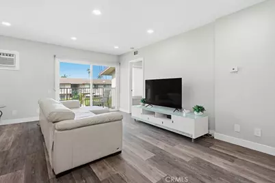 1860 W Glenoaks #L, Anaheim, CA 92801 - Photo 11