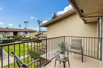 1860 W Glenoaks #L, Anaheim, CA 92801 - Photo 15
