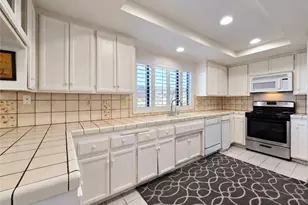 18370 Niagara, Victorville, CA 92395 - Photo 13