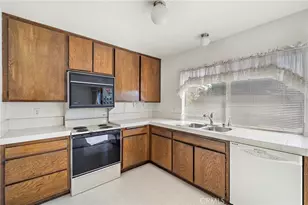 4862 Redbluff Cir, Irvine, CA 92604 - Photo 11