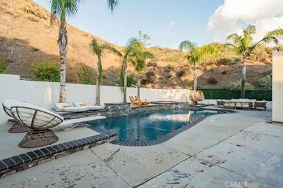 28491 Nicholas Circle, Saugus, CA 91350 - Photo 3