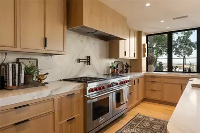 2118 Leeward, Newport Beach, CA 92660 - Photo 15