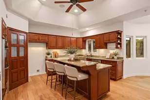 10827 Pacific View Rd, Malibu, CA 90265 - Photo 19