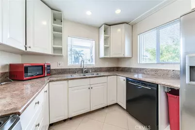 526 17th Street, Huntington Beach, CA 92648 - Photo 15