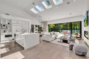 10 Rue Cannes, Newport Beach, CA 92660 - Photo 1