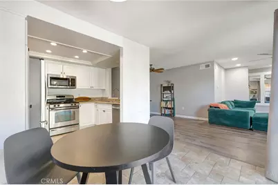 18571 Edgebrook Lane, Huntington Beach, CA 92648 - Photo 13