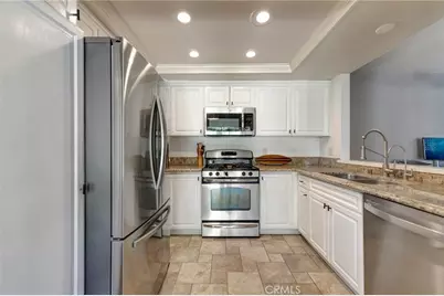 18571 Edgebrook Lane, Huntington Beach, CA 92648 - Photo 15