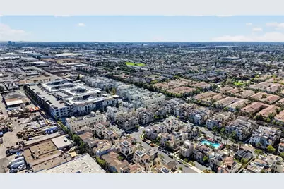 592 S Motif, Anaheim, CA 92805 - Photo 69