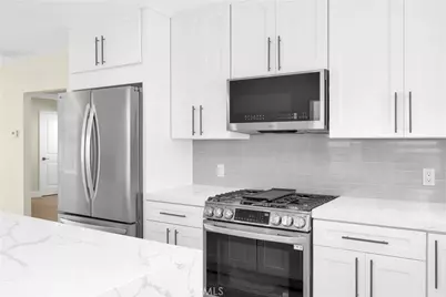 806 W Balboa Boulevard #Front, Newport Beach, CA 92661 - Photo 17