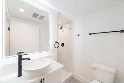 5652 La Mirada Avenue, Los Angeles, CA 90038 - Photo 15