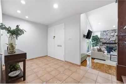 5872 Meadowbrook Drive, Huntington Beach, CA 92649 - Photo 5