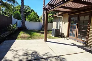 23512 Lampara Dr, Valencia, CA 91355 - Photo 15