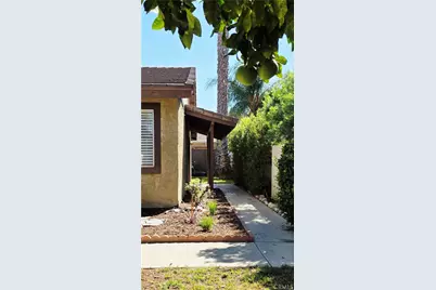 23512 Lampara Drive, Valencia, CA 91355 - Photo 3
