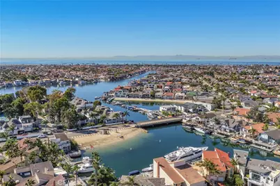 16261 Santa Barbara Lane, Huntington Beach, CA 92649 - Photo 19