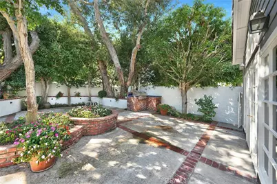 16261 Santa Barbara Lane, Huntington Beach, CA 92649 - Photo 9