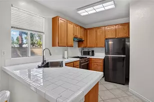 7 Dynasty Ct, Irvine, CA 92602 - Photo 15