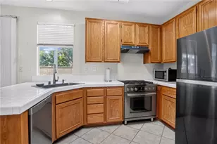 7 Dynasty Ct, Irvine, CA 92602 - Photo 17