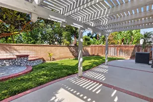 7 Dynasty Ct, Irvine, CA 92602 - Photo 31