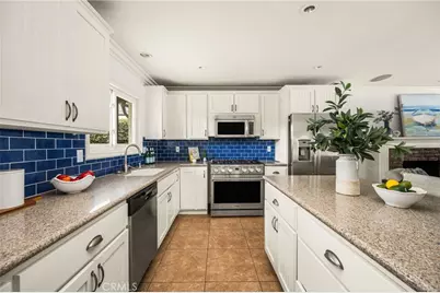 17751 Lewis, Huntington Beach, CA 92647 - Photo 23