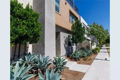 323 Sawbuck, Irvine, CA 92618 - Photo 3