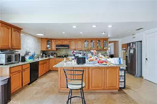 2906 E Collyer Ln, Anaheim, CA 92806 - Photo 15