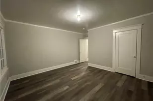 210 N Berendo St, Los Angeles, CA 90004 - Photo 15
