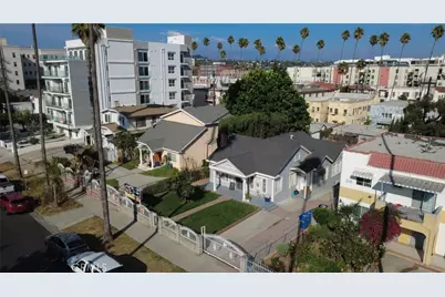 210 N Berendo Street, Los Angeles, CA 90004 - Photo 3