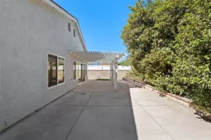 25308 Via Pacifica, Valencia, CA 91355 - Photo 23