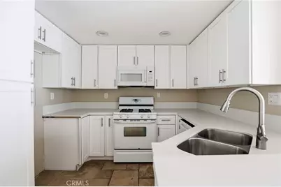 27422 Iris Avenue, Mission Viejo, CA 92692 - Photo 5