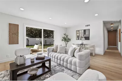 8352 Friesland, Huntington Beach, CA 92647 - Photo 11