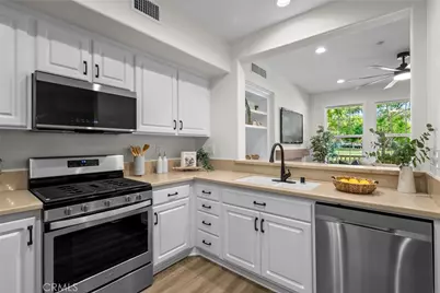 42 Bayley, Ladera Ranch, CA 92694 - Photo 15