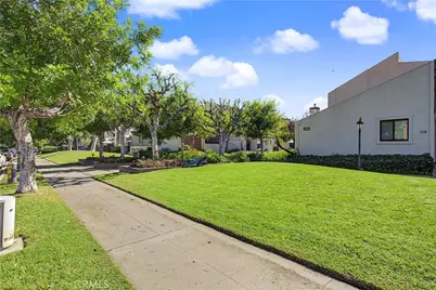 592 W Huntington #B, Arcadia, CA 91007 - Photo 37