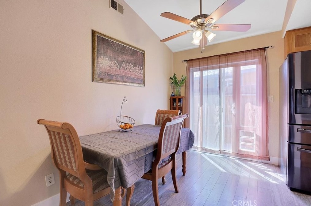 5 Kam Ct, Sacramento CA  95838-1500 exterior