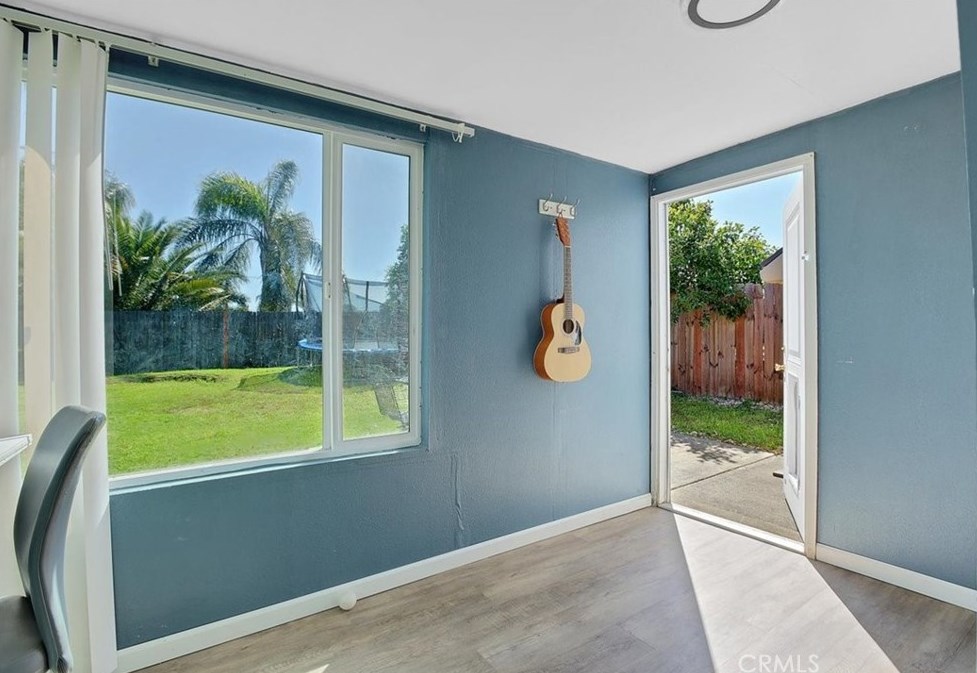 5 Kam Ct, Sacramento CA  95838-1500 exterior