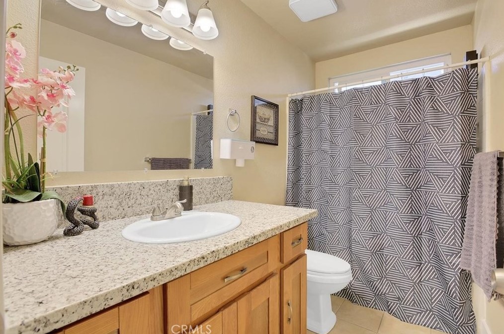 5 Kam Ct, Sacramento CA  95838-1500 exterior