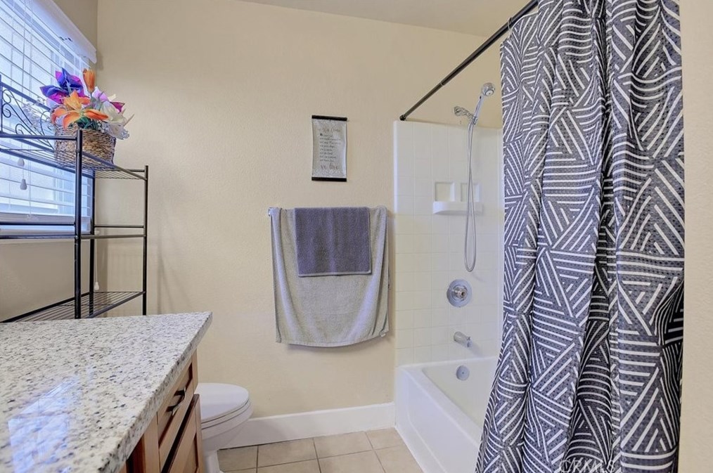 5 Kam Ct, Sacramento CA  95838-1500 exterior