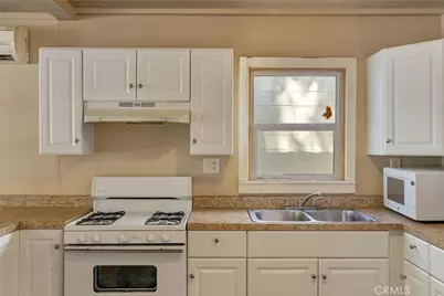 1087 E 9th Street, Chico, CA 95928 - Photo 13