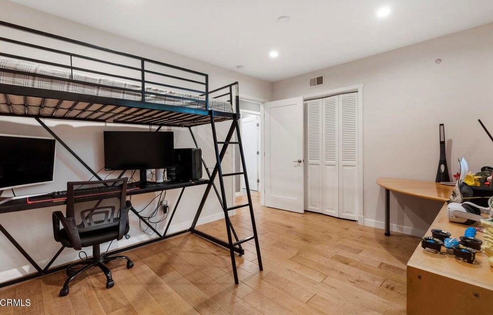 3965 California Blvd, Pasadena CA  91107-5737 exterior