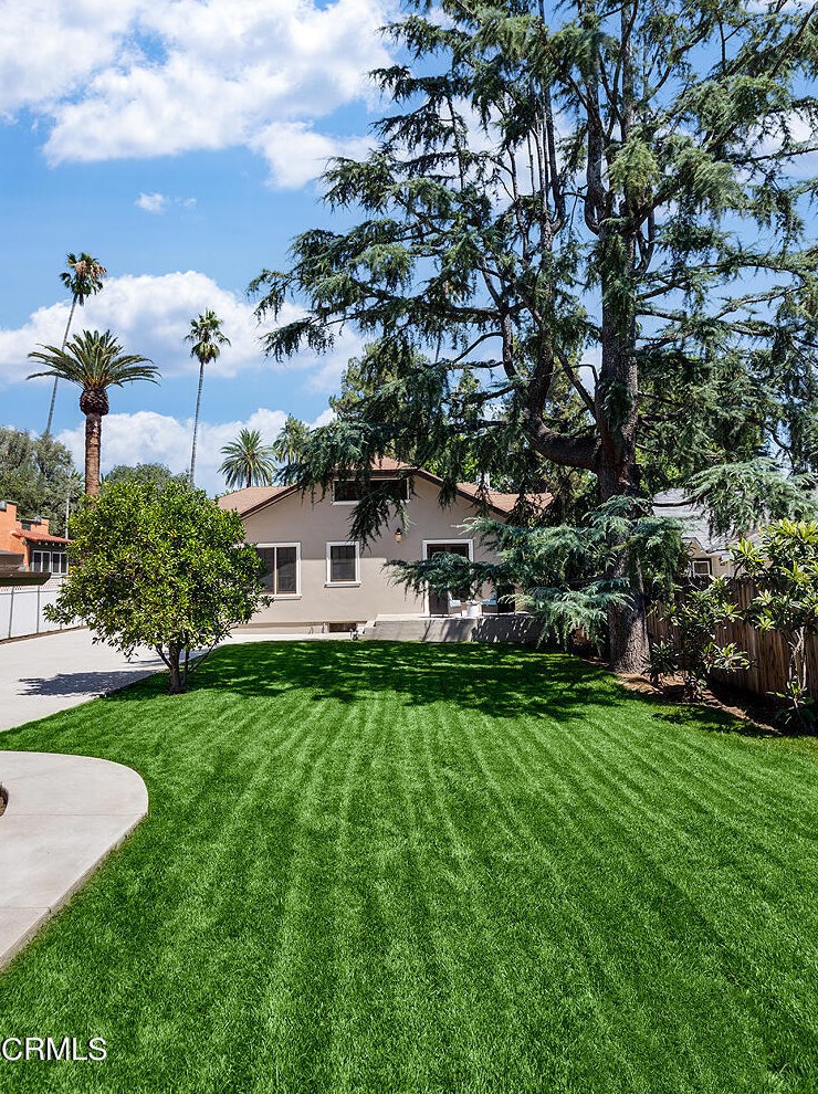 977 Hill Ave, Pasadena CA  91104-3043 exterior