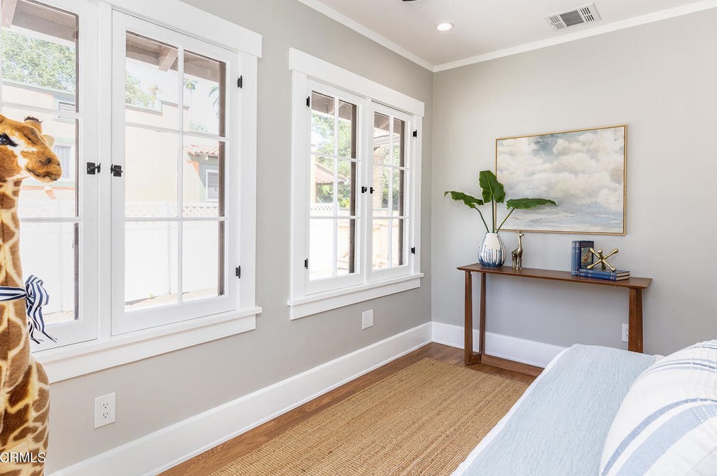 977 Hill Ave, Pasadena CA  91104-3043 exterior