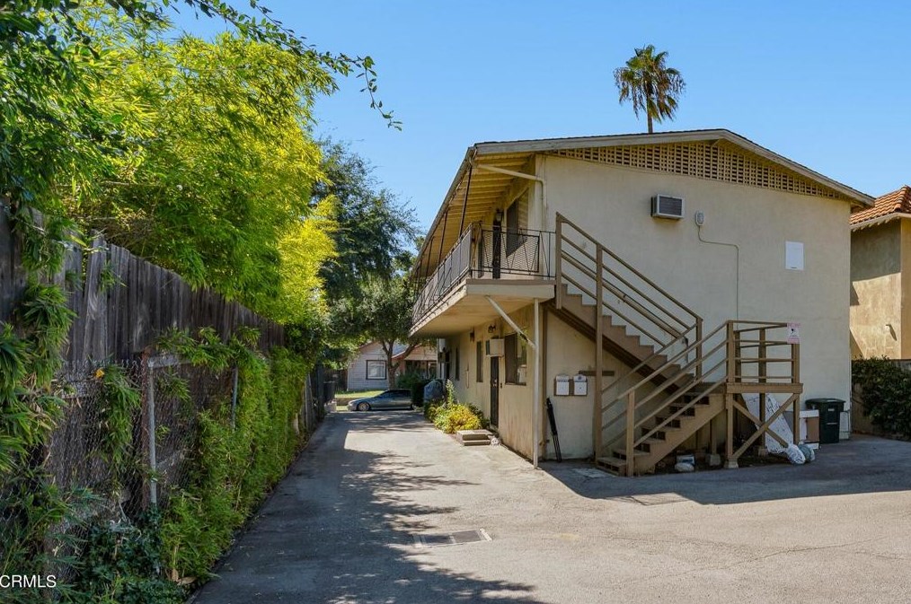 418 Chester Ave, Pasadena CA 91106-4913 exterior